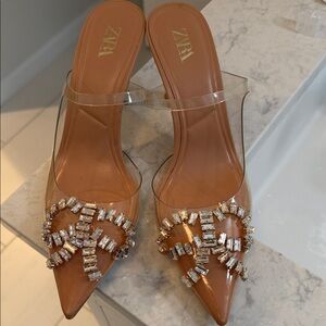 Zara Bow Heels - worn 1x - size 39